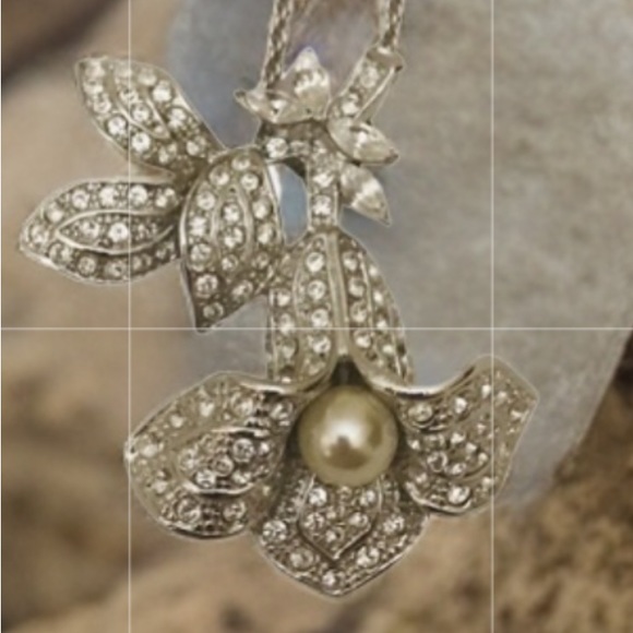 “Lily Pendant Signed JBK” - Picture 2 of 8